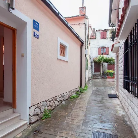 Karlo Apartmán *